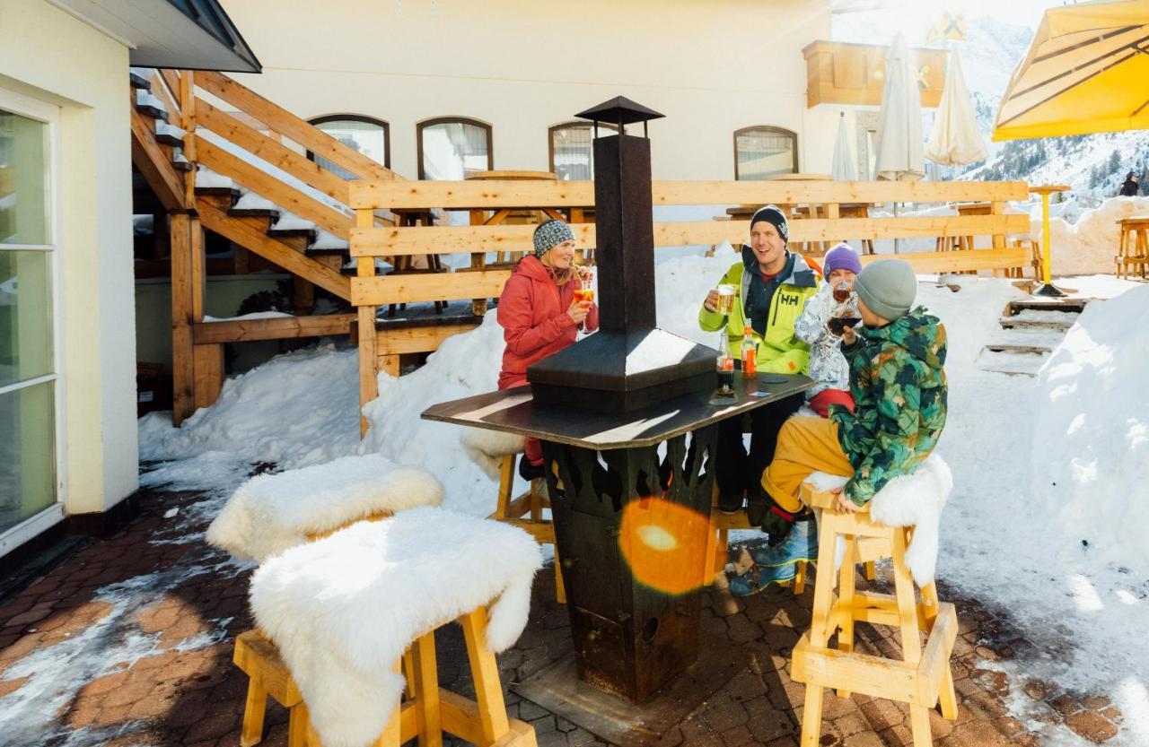 Hotel Mittagskogel Pitztal Sankt Leonhard im Pitztal Dış mekan fotoğraf