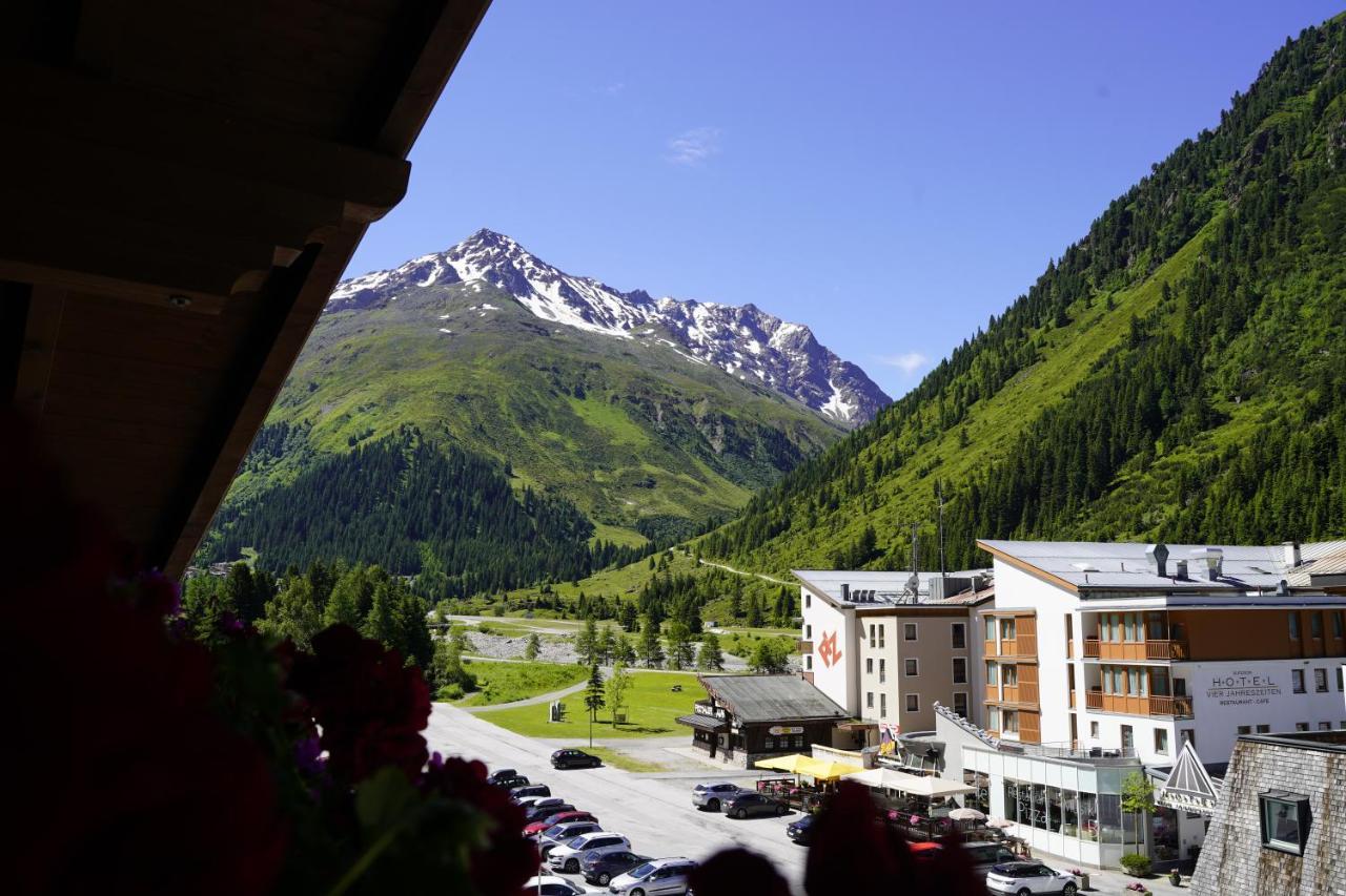 Hotel Mittagskogel Pitztal Sankt Leonhard im Pitztal Dış mekan fotoğraf